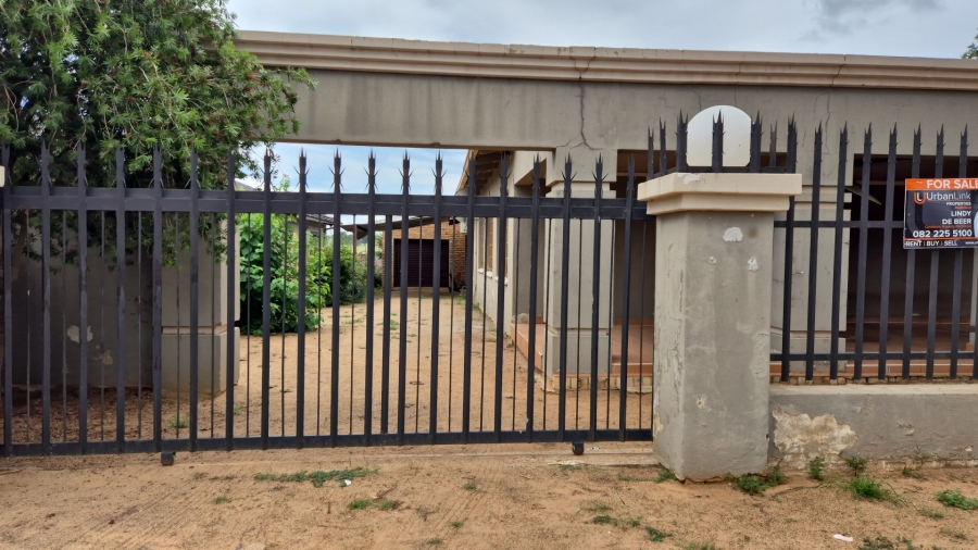 2 Bedroom Property for Sale in Wolmaransstad North West